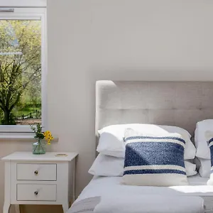 https://newly-refurbished-1-bed-holiday-cottage.yorkshirehotels.net